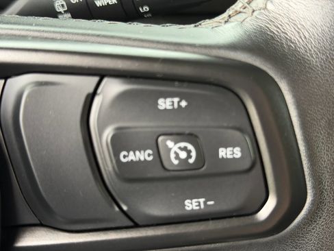 Used 2023 Jeep Wrangler Unlimited w/ Cold Weather Group AWD/4WD image 15