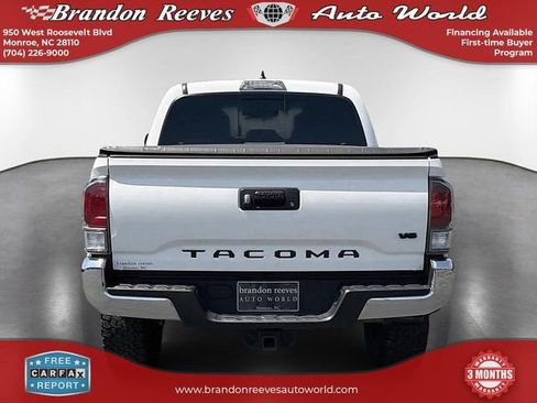 Used 2022 Toyota Tacoma TRD Off-Road image 7