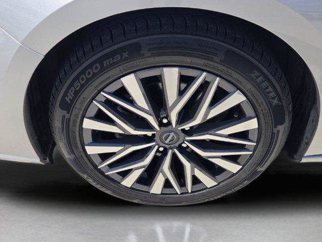 Used 2024 Nissan Altima 2.5 SV FWD image 9