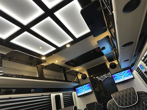 Used 2024 Mercedes-Benz Sprinter 3500 image 35