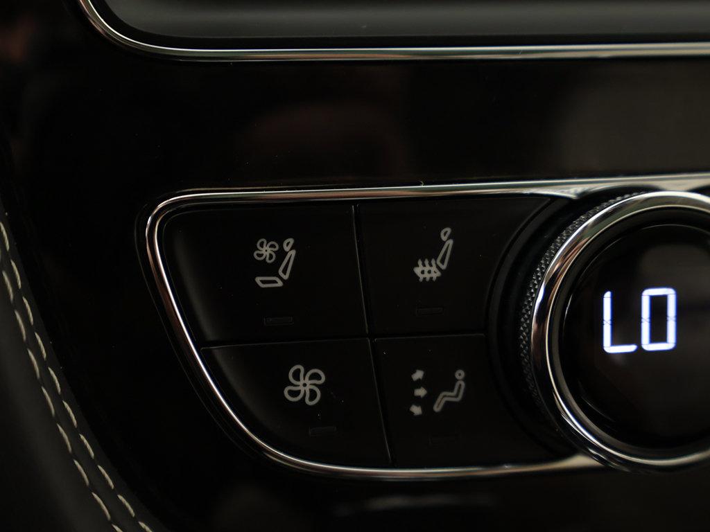 Used 2020 Bentley Bentayga Plug-In Hybrid AWD/4WD image 63