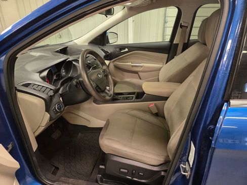 Used 2018 Ford Escape SE FWD image 14