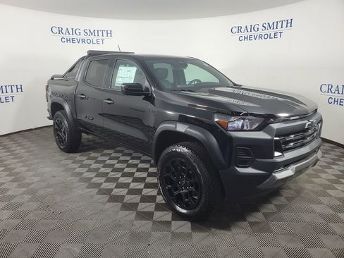 New 2026 Chevrolet Colorado Trail Boss w/ Midnight Edition AWD/4WD image 7