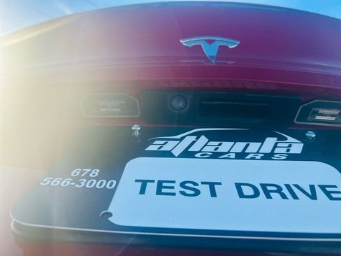 Used 2021 Tesla Model Y Performance image 12