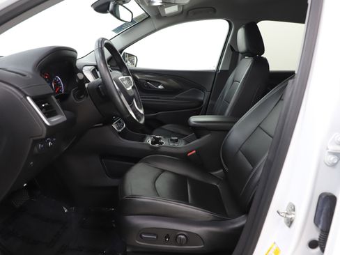 Used 2024 GMC Terrain SLT image 24