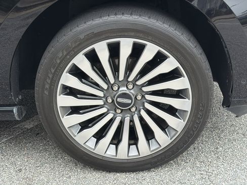 Used 2019 Lincoln Navigator Reserve AWD/4WD image 40
