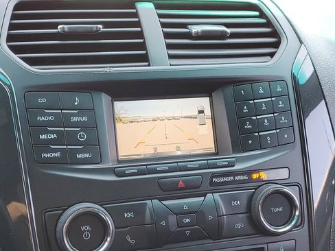 Used 2016 Ford Explorer XLT AWD/4WD image 24