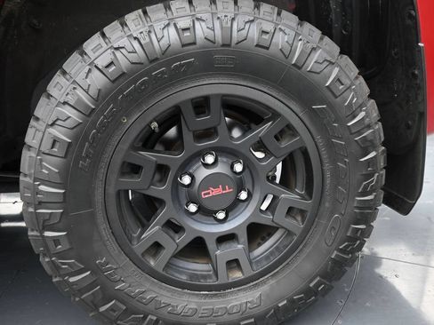 Used 2023 Toyota 4Runner TRD Off-Road Premium w/ Moonroof Package AWD/4WD image 15