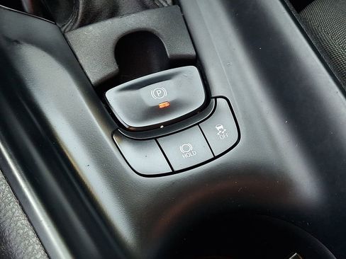 Used 2021 Toyota C-HR LE FWD image 22