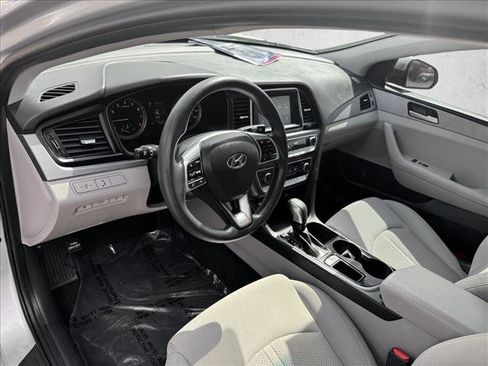 Used 2019 Hyundai Sonata SE FWD image 11