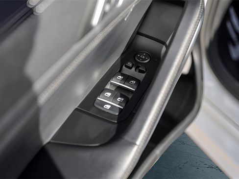 Used 2023 BMW X6 xDrive40i w/ M Sport Package image 36