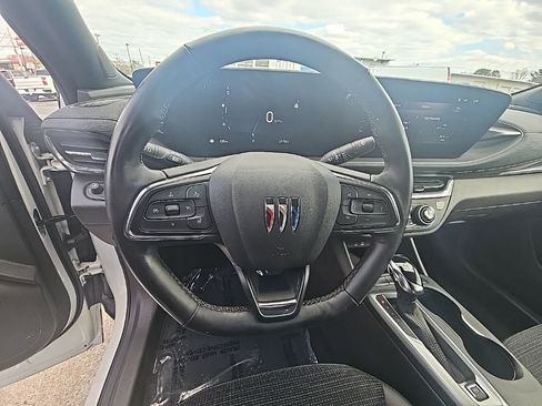 Certified 2024 Buick Envista Preferred w/ Convenience I Package image 14