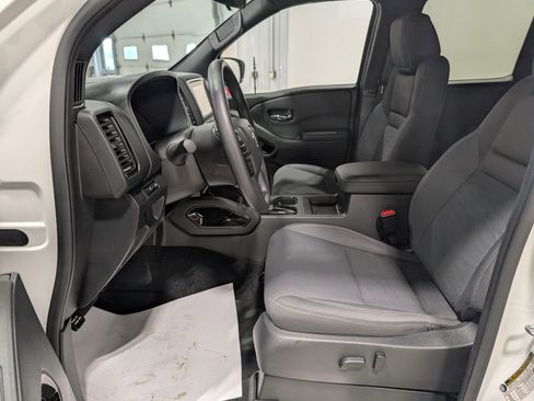 Used 2023 Nissan Frontier SV w/ Midnight Edition Package AWD/4WD image 17