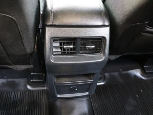 Used 2021 Ford Edge SE FWD image 16