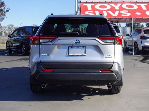 Certified 2022 Toyota RAV4 LE image 8