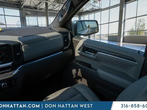 Used 2022 GMC Sierra 1500 SLT AWD/4WD image 13