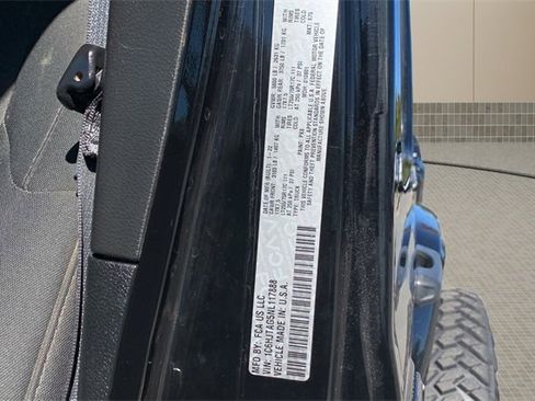 Certified 2022 Jeep Gladiator Willys image 42