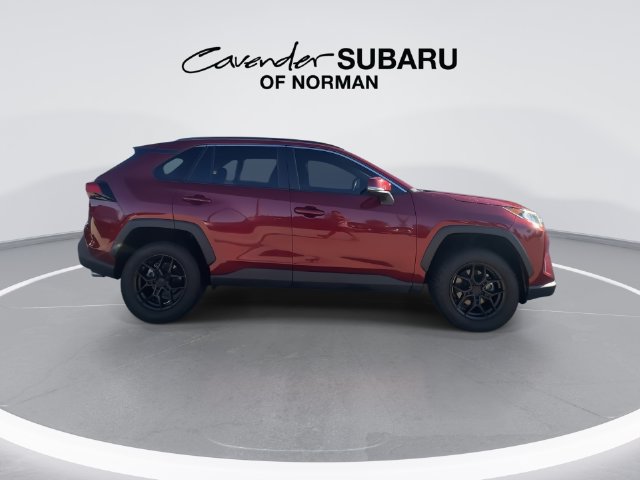 Used 2019 Toyota RAV4 XLE w/ Convenience Package FWD image 9