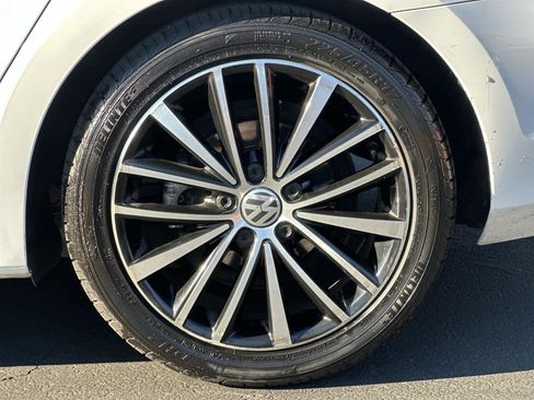Used 2016 Volkswagen Jetta Sport image 8