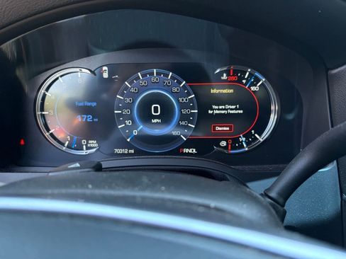 Used 2020 Cadillac Escalade Premium Luxury AWD/4WD image 9