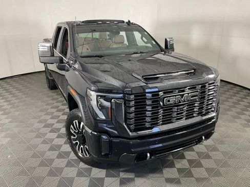 Used 2024 GMC Sierra 2500 Denali Ultimate w/ Max Trailering Package AWD/4WD image 46