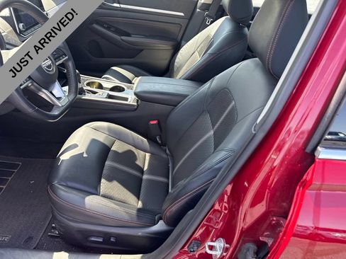 Used 2023 Nissan Altima 2.5 SR FWD image 12