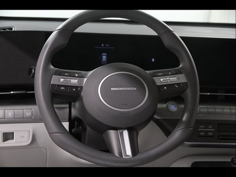 Certified 2025 Hyundai Kona SEL AWD/4WD image 7