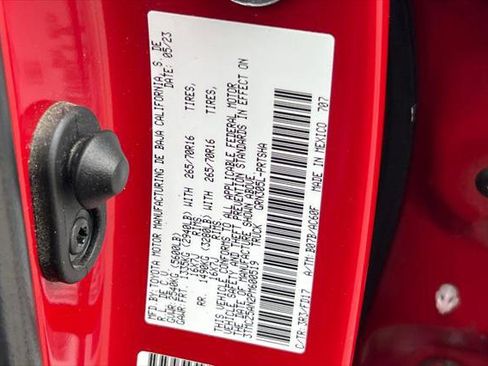 Certified 2023 Toyota Tacoma TRD Off-Road AWD/4WD image 32