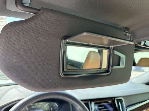Used 2018 Volvo S90 T6 Momentum w/ Convenience Package AWD/4WD image 31