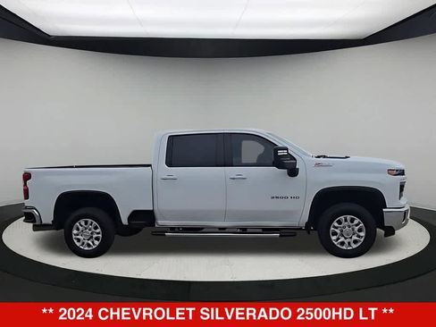 Used 2024 Chevrolet Silverado 2500 LT AWD/4WD image 9
