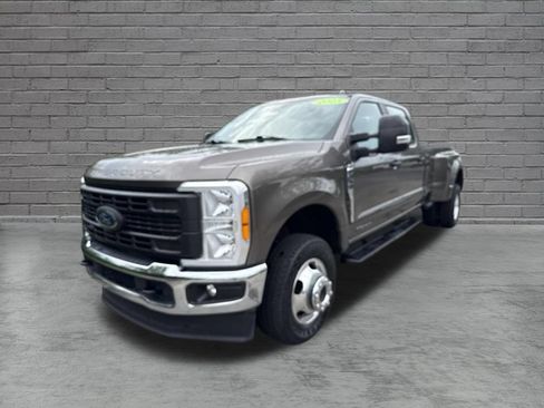 Used 2023 Ford F350 XL AWD/4WD image 3