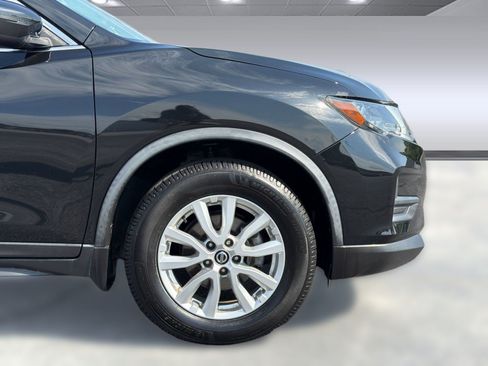Certified 2020 Nissan Rogue SV FWD image 15