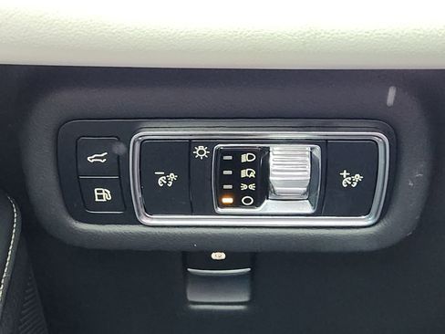 Used 2024 Lincoln Nautilus Premier image 25