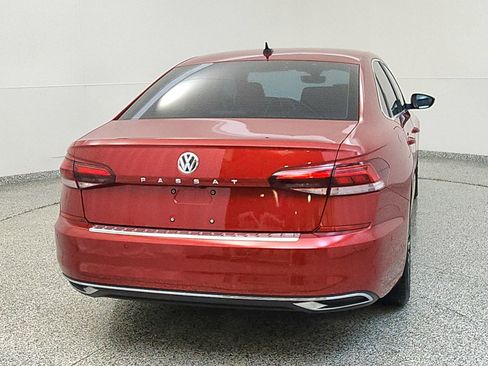 Used 2022 Volkswagen Passat 2.0T FWD image 5