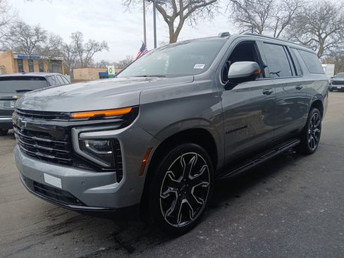 New 2026 Chevrolet Suburban RST w/ RST Capability Package image 6