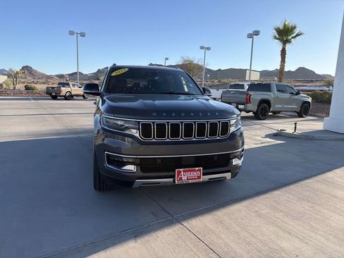 Used 2023 Jeep Wagoneer Series III w/ Preferred Equipment Group AWD/4WD image 2