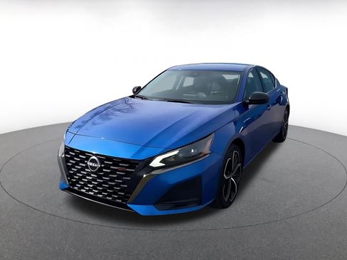 Used 2025 Nissan Altima 2.5 SR image 7