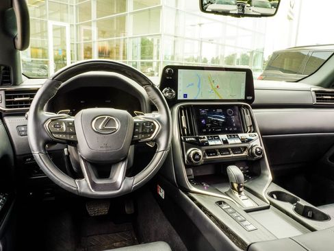 Used 2025 Lexus LX 700h Luxury w/ Appearance Package AWD/4WD image 16