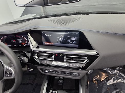 Used 2023 BMW Z4 M40i w/ Premium Package image 18