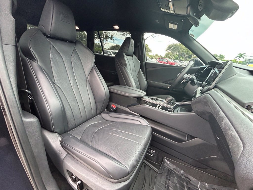Used 2024 Lexus TX 500h AWD w/ Technology Package image 28