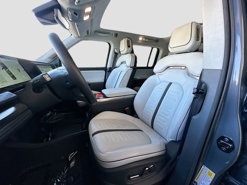 Used 2023 Rivian R1S Adventure image 20