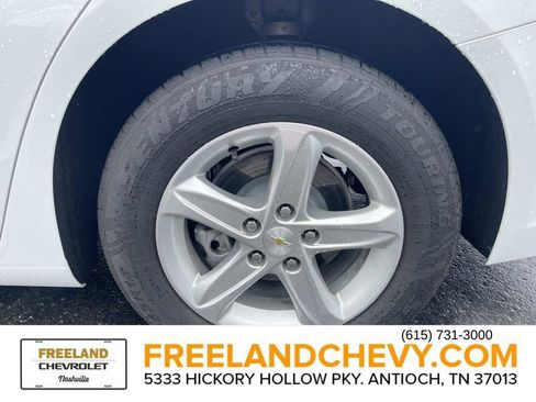 Used 2024 Chevrolet Malibu LT FWD image 12