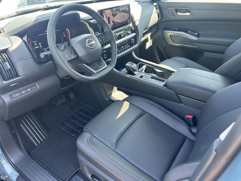 New 2026 Nissan Pathfinder SL FWD image 15