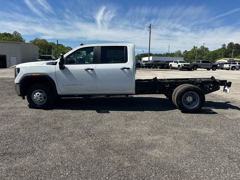 New 2026 GMC Sierra 3500 Pro w/ Convenience Package AWD/4WD image 9