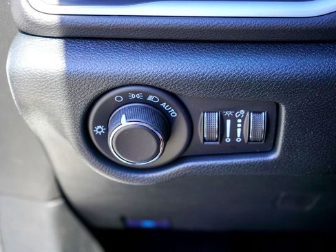 New 2026 Chrysler Voyager LX image 18