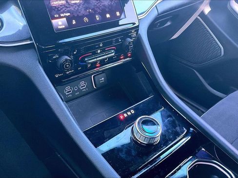 Used 2022 Jeep Grand Cherokee Altitude image 24