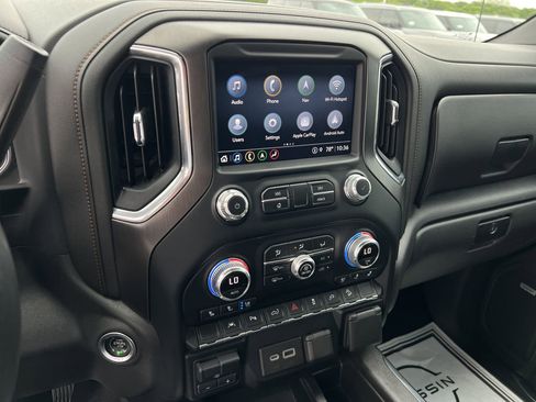 Used 2022 GMC Sierra 1500 AT4 w/ AT4 Premium Package AWD/4WD image 16