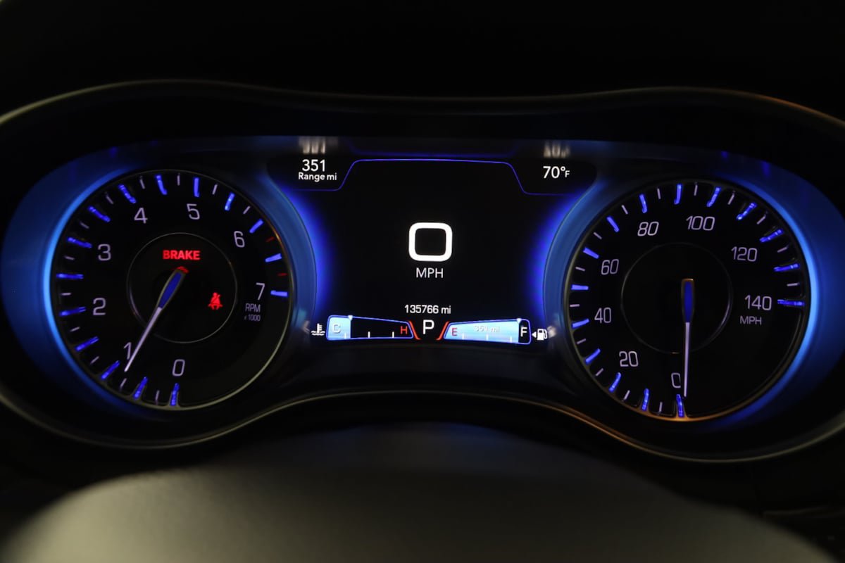 Used 2015 Chrysler 300 Limited RWD image 15