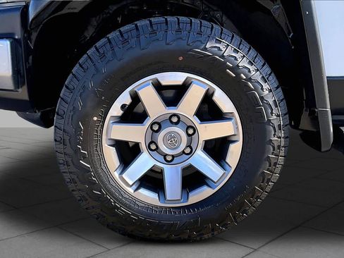 Used 2014 Toyota FJ Cruiser 4WD w/ Upgrade Package image 10