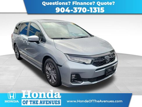 Used 2025 Honda Odyssey Touring image 1